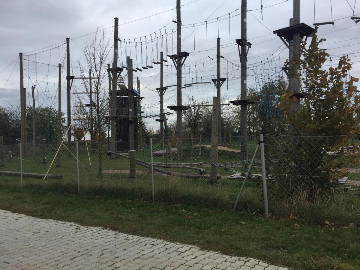 Familien Chalet Mit Direktem Bademantelgang Zur Therme Lutzmannsburg Dış mekan fotoğraf