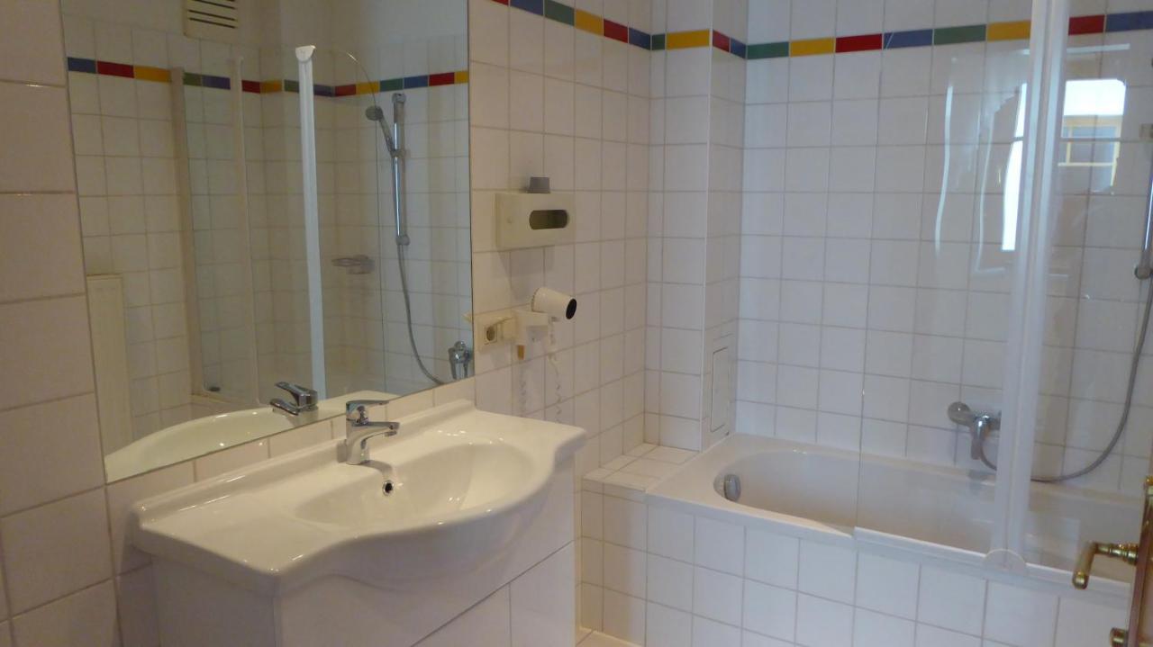 Familien Chalet Mit Direktem Bademantelgang Zur Therme Lutzmannsburg Dış mekan fotoğraf